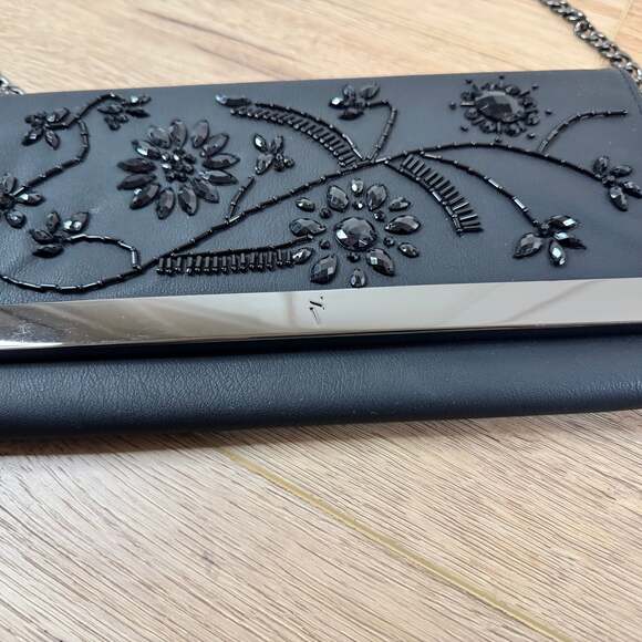 Vera Wang - Picture 3 of 5